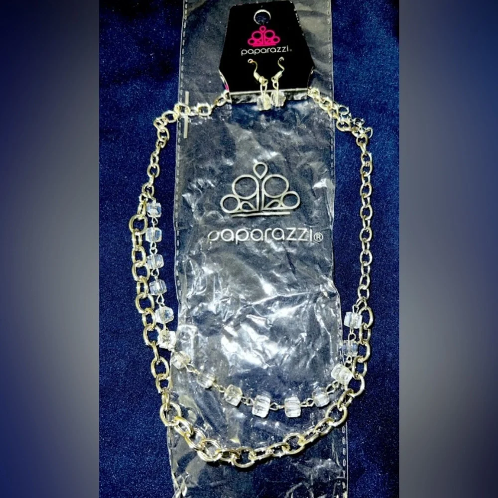 Paparazzi Jewelry Bundle - Necklaces, Earrings, Bracelets NWT - Picture 7 of 16